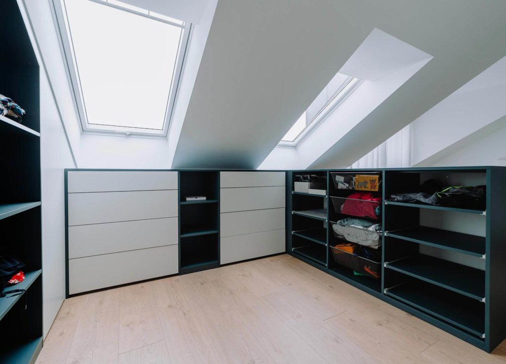 Placards sur mesure sous combles à Garches