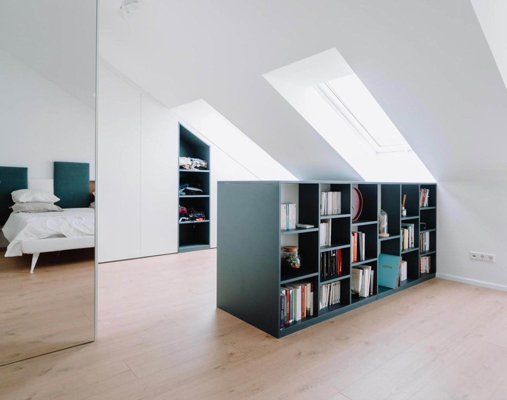 Placards sur mesure sous combles à Garches