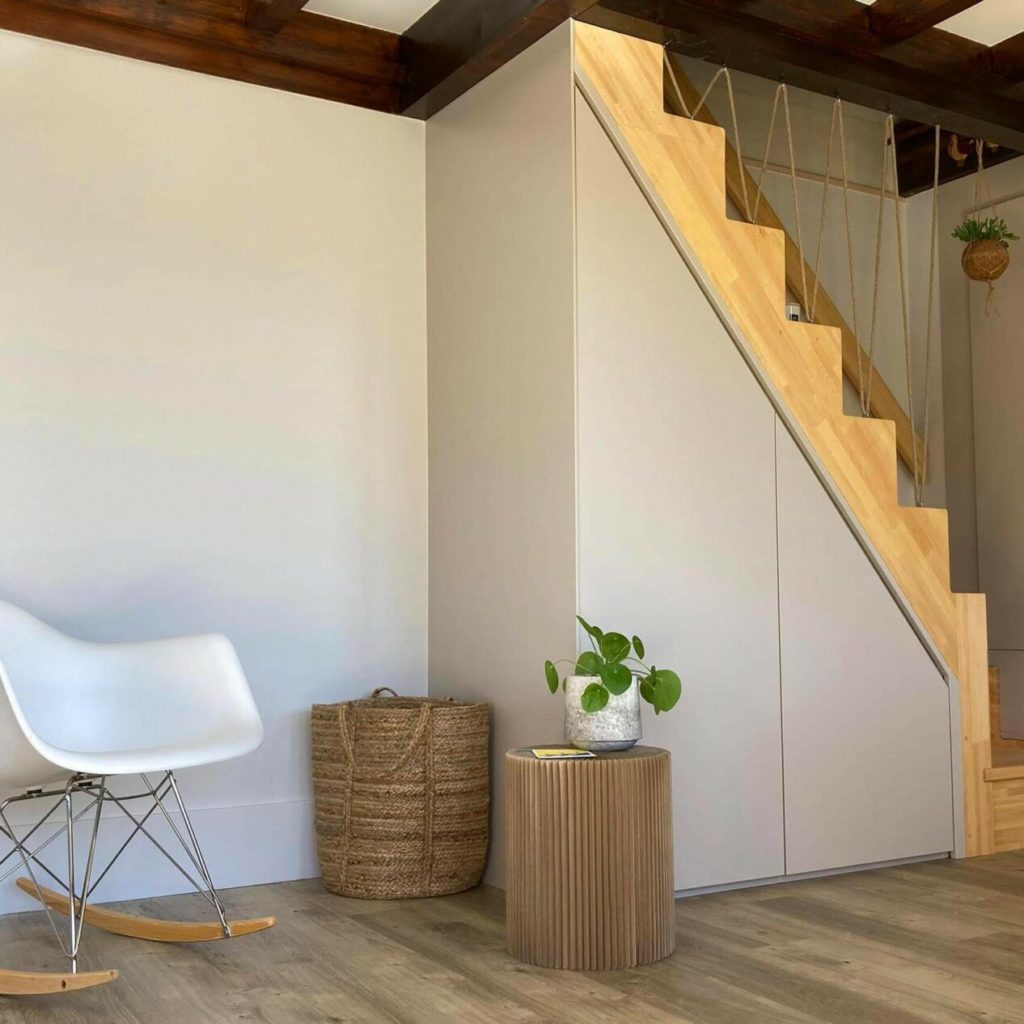 Meuble sous escalier réalisé à Paris 17e