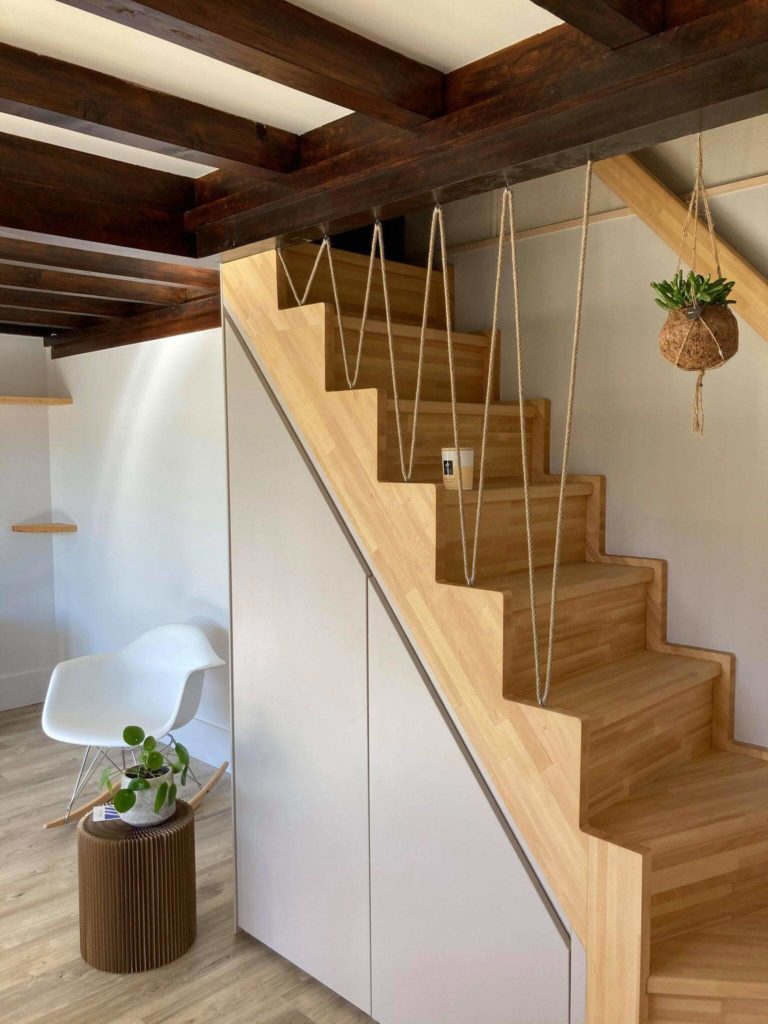Meuble sous escalier réalisé à Paris 17e