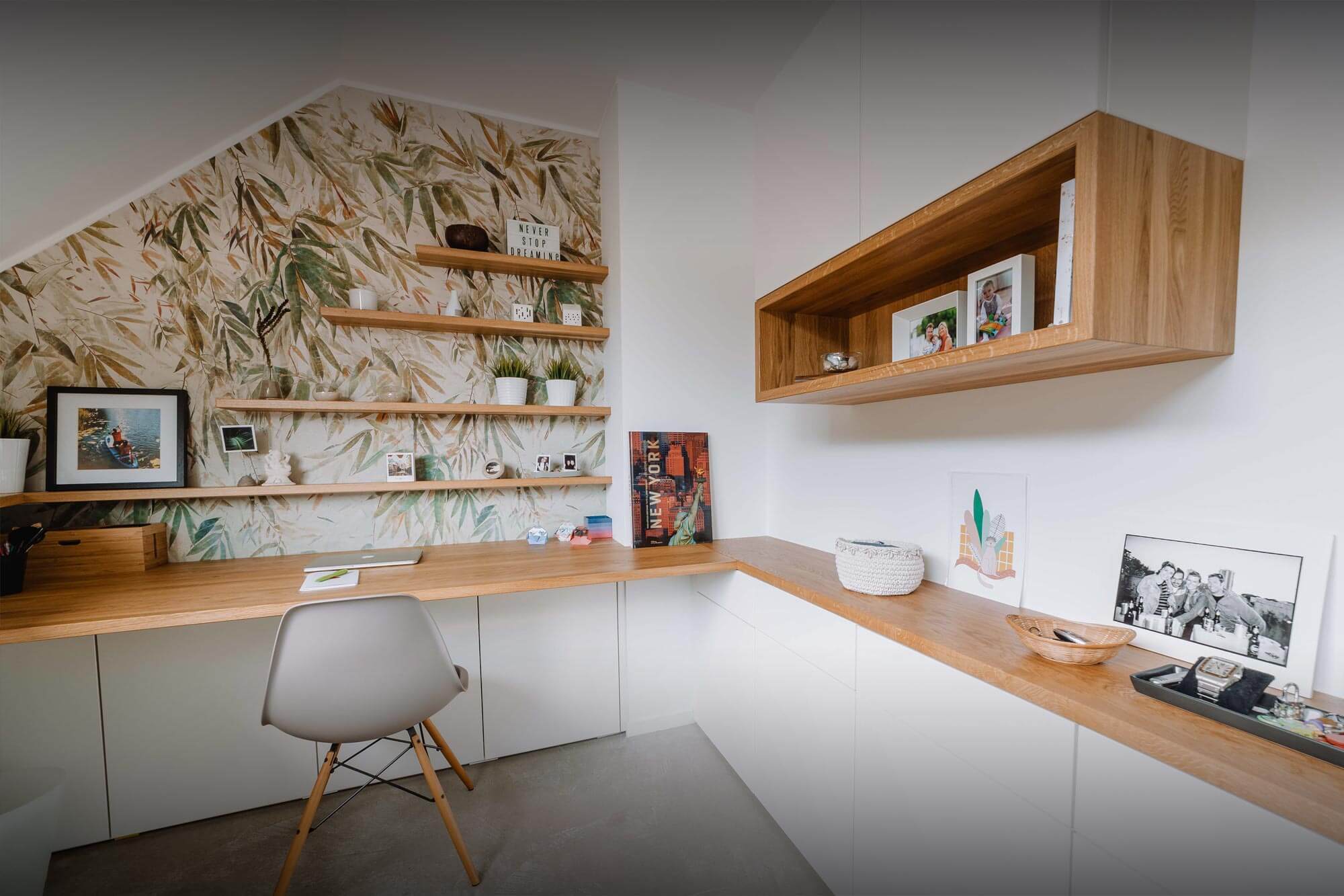 Aménagement d'un bureau sous les combles d'une maison à Paris