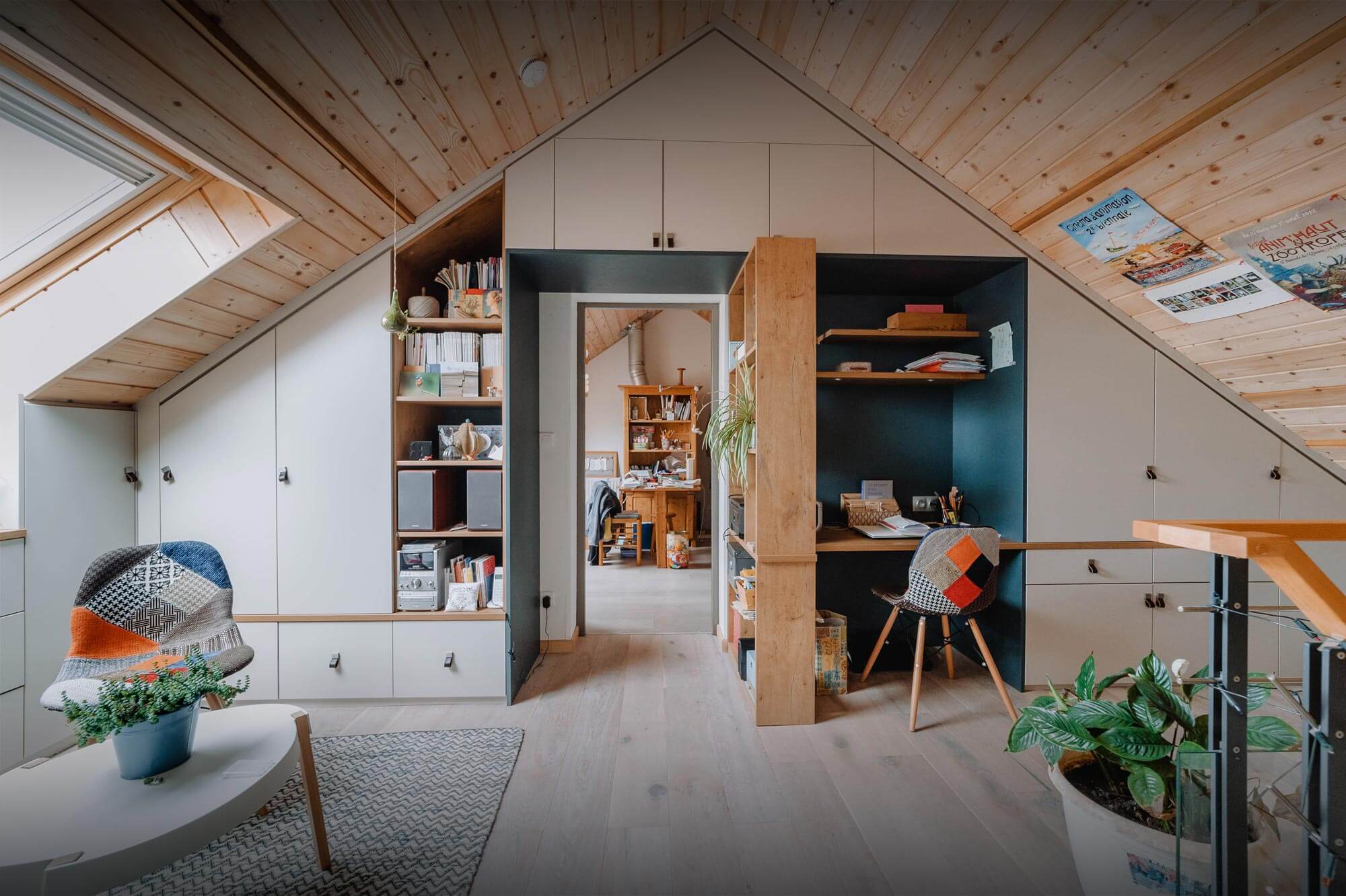 Aménagement d'intérieur avec meubles sur mesure dans combles à Paris