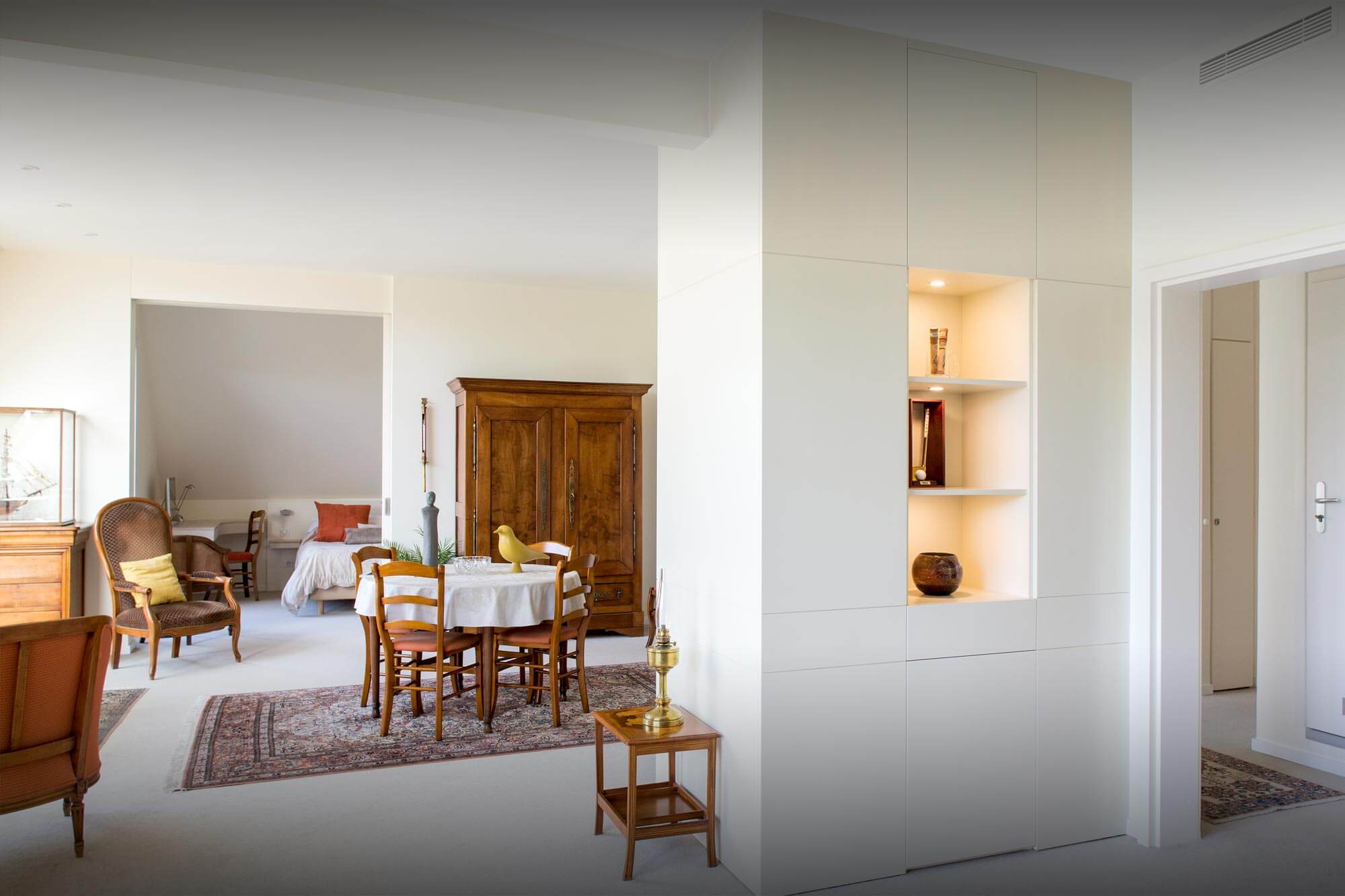 Aménagement d'intérieur d'un salon à Paris contemporain et moderne