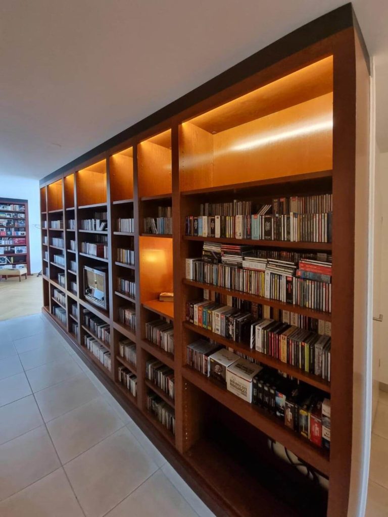 Bibliothèque sur mesure à Paris